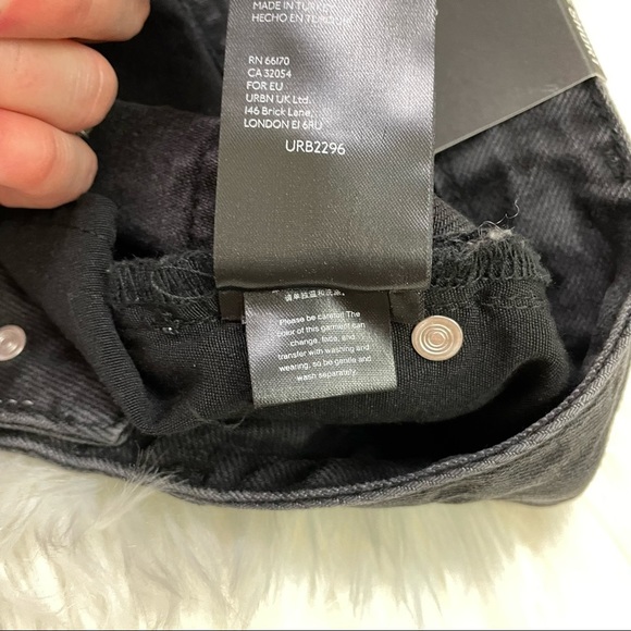 NWT BDG Surf Shorts High Rise Distressed Black Denim Jean Shorts Size 27 - Picture 5 of 6